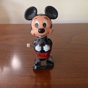 Vintage 1977 wind-up Mickey Mouse toy